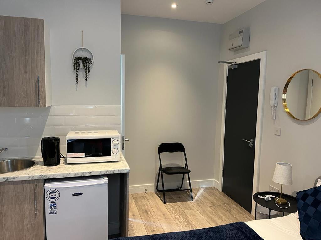 Southall Suites By Gh Stays Экстерьер фото